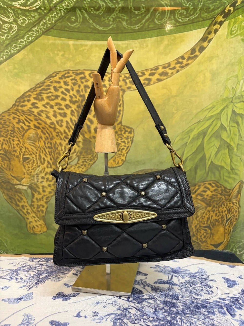 Campomaggi Leather Gold Studded Shoulder Bag in Nero